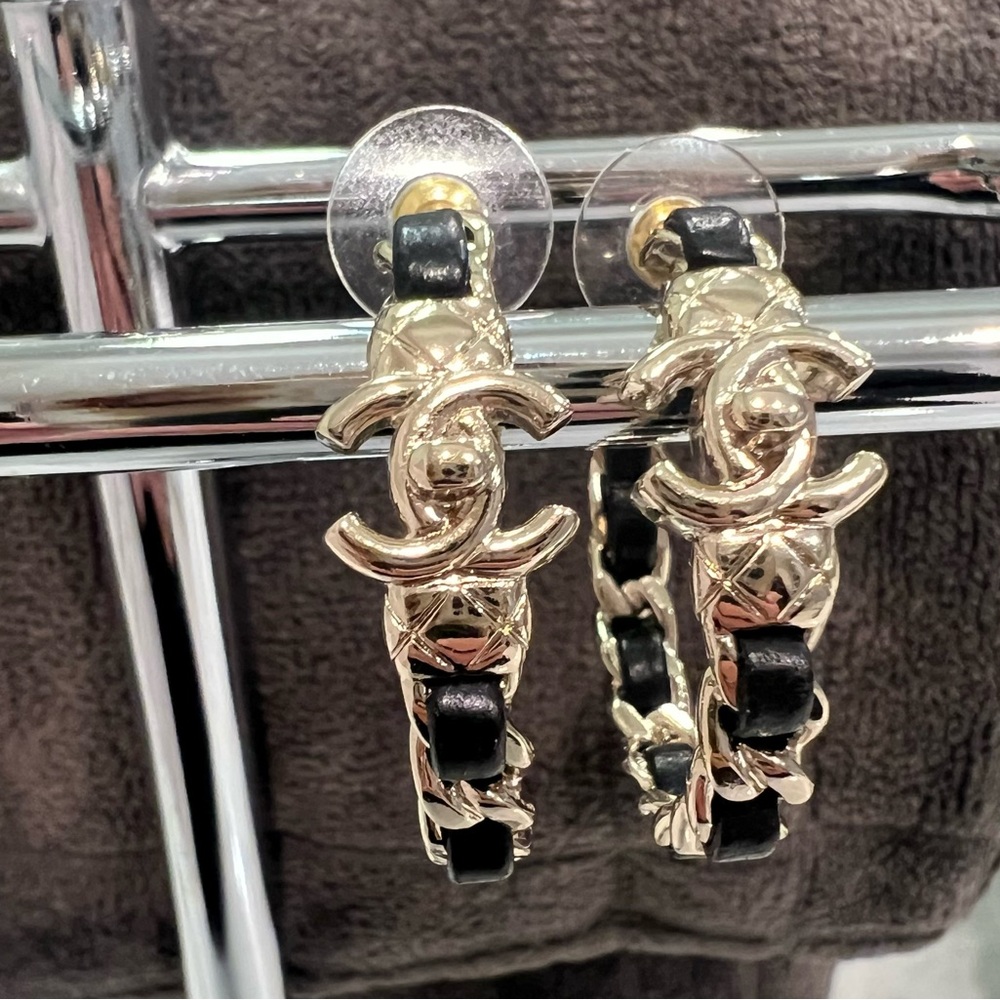 Chanel Metal Lambskin woven quilted Gold and Black Hoop Earrings - Picture 2 of 9
